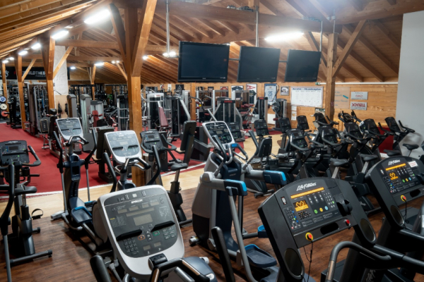 fitness-studio-geraeteparkF896DED3-BBB6-959C-F05D-B7C11A1AC5BF.jpg